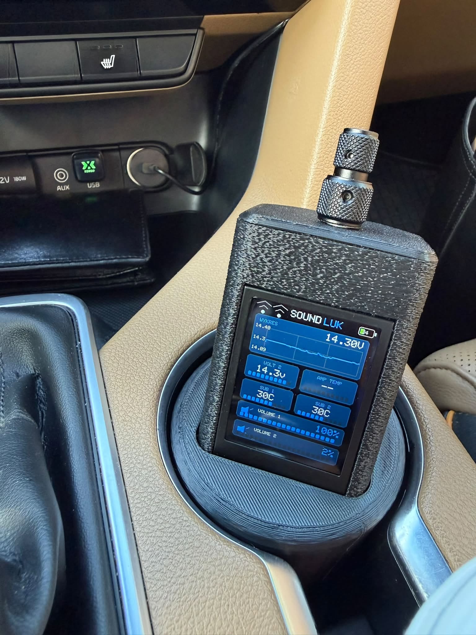 Prototyp miernika SOUNDLUK w samochodzie